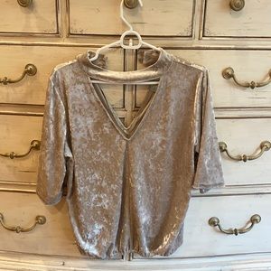 Velvet silver choker short sleeve top